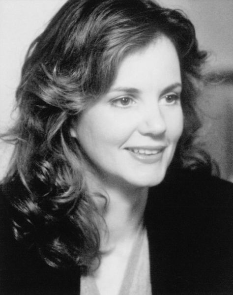 Margaret Colin - (1959-  ) Began acting on soap operas.  Has made numerous films and made-for-TV movies.  She has also done stage work. Margaret Colin, Bill Pullman, Farrah Fawcet, Irish Beauty, Hollywood Waves, First Daughter, Interesting Faces, Soap Opera, Celebrity Pictures