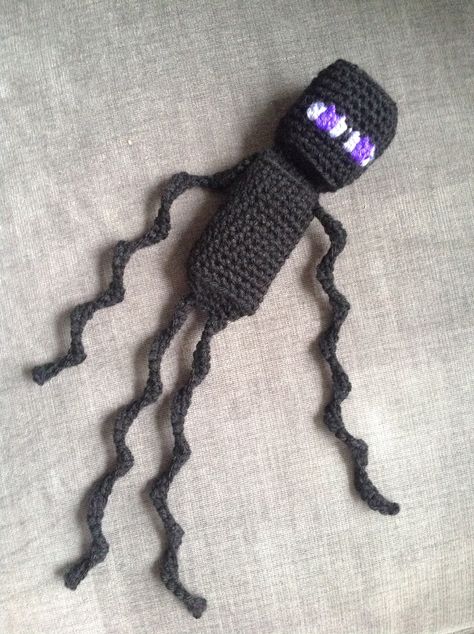 Minecraft Enderman. Crochet acrylic. Pattern courtesy of A is for Amigurumi. Crochet Enderman, Minecraft Crochet Patterns Free, Minecraft Crochet Patterns, Crochet Patterns Free Amigurumi, Free Pixel Art, Business Crochet, Minecraft Crochet, Minecraft Enderman, Crochet Patterns Free