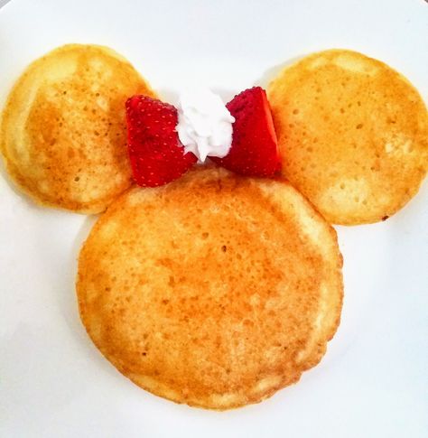 Minnie Mouse Pancakes, Countdown To Disney, Mickey Mouse Pancakes, Disney Breakfast, Halloween Time At Disneyland, Kids Pancakes, Disney Dishes, Disney Activities, Food Art For Kids