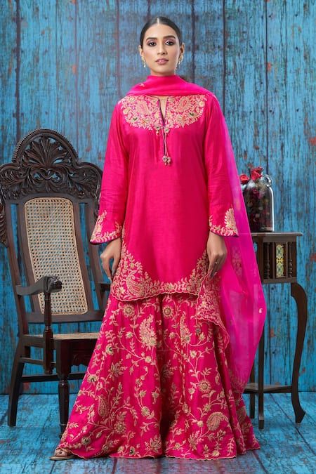 Buy Pink Silk Embroidered Floral Notched Kurta Sharara Set For Women by Niti Bothra Online at Aza Fashions. Pink Garara Dress Indian Weddings, Sharara Suit Designs Latest, Niti Bothra, Bridal Pakistani, Jaal Embroidery, Gharara Designs, Embroidered Sharara, Sharara Designs, Kurta Sharara Set