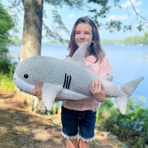 Giant Crochet Animals Free Pattern, Life Size Crochet Animal Patterns, Crochet Large Amigurumi, Huge Amigurumi Free Pattern, Crochet Huge Amigurumi, Large Amigurumi, Amigurumi Shark, Chunky Yarn Crochet Pattern, Amigurumi Patterns Free