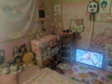 Kawaii Room Ideas, Dark Kawaii, Metal Room, Apartment View, Room Desk, Gaming Room Setup, Kawaii Room, Cute Room Ideas, Dreamy Room