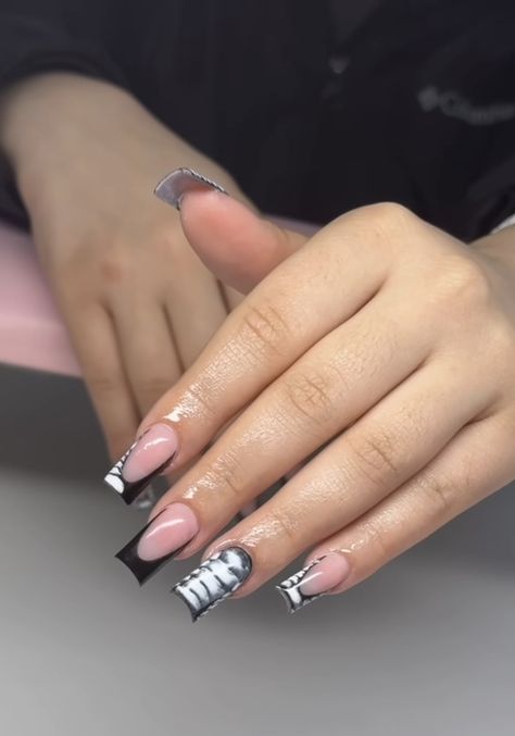 Pink Croc French Tip Nails, Snake Skin French Tip Nails, Black And White Croc Nails, Rap Concert Nails Ideas, Croc Nails Short, French Croc Nails, Nail Ideas Square Medium, Black Croc Nails, French Tip Acrylic Nails With Design