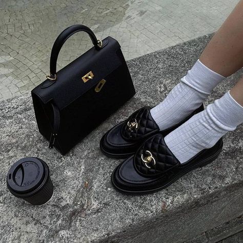 Famous Pairs, Ski Outfits, Chanel Loafers, Pernille Teisbaek, Loafers Outfit, Tabi Shoes, Gucci Brand, Hermes Constance, Shopping Chanel