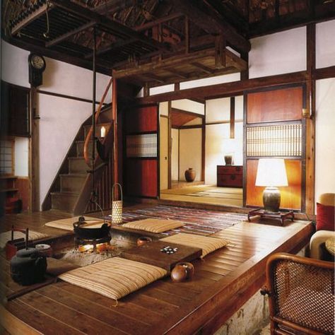 Japanese folk interior in shades of brown and beige Japanese Country House, Japanese Living Room Ideas, Japanese Living Room Decor, Japanese Farmhouse, Japanese Living Rooms, Japanese Style Living Room, Japanese House Design, Japanese Living Room, Japanese Home Design