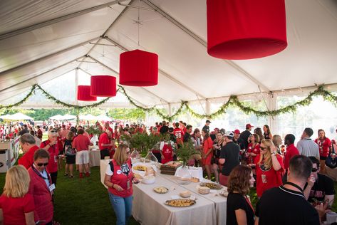 Tailgating Like Champs - WM EventsWM Events Alumni Engagement Ideas, Alumni Events Ideas, Alumni Event Ideas, Alumni Engagement, Uga Tailgate, Alumni Homecoming, Tailgate Tent, Entrance Signage, Team Meaning