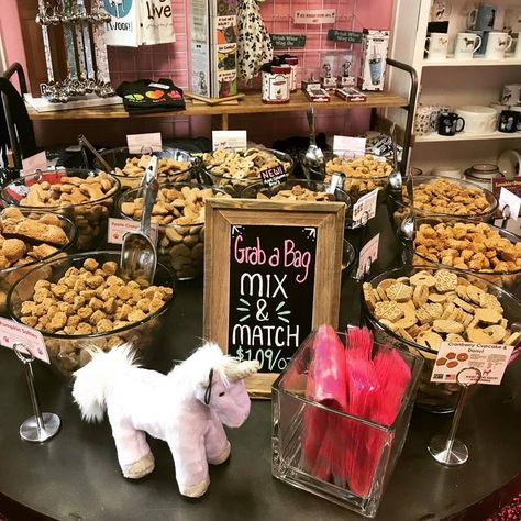 Pet Store Grand Opening Ideas, Dog Treat Bar Display, Pet Bakery Ideas, Dog Bakery Interior Design, Dog Treat Farmers Market Display, Dog Treat Vendor Booth Ideas, Dog Treat Display Ideas, Dog Boarding Ideas, Bakery Shop Interior