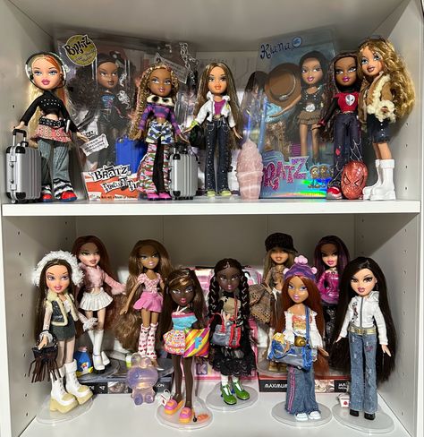 My Bratz Collection 2023✨💕 #bratz #bratzdoll #y2k #aesthetic Bratz Doll Collection Display, Bratz Display, Bratz Collections, Brats Aesthetic, Brat Doll, Bratz Inspired Outfits, Bratz Doll, Monster High Dolls, 90s Inspired