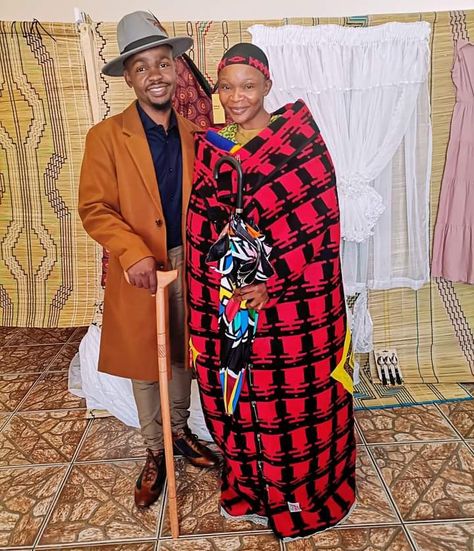 Ndebele newly weds in a traditional wedding blanket ibhidi. Ndebele Traditional Dresses, Uganda Traditional Wedding Dress, Uganda Wedding Traditional, Ndebele Bride Wedding Dresses, Ndebele Bride, Best Wedding Suits, Wedding Blankets, Islamic Quotes Wallpaper, Plus Size Fashion For Women