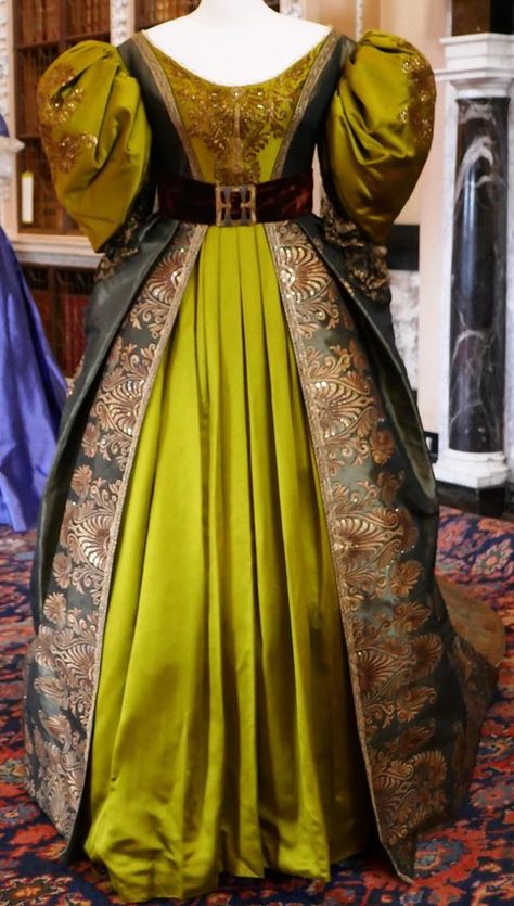 Sandy Powell Costumes, Victoria Movie, Costume Exhibition, Victoria Costume, Period Dresses, Dress References, England Queen, Victorian Queen, The Young Victoria