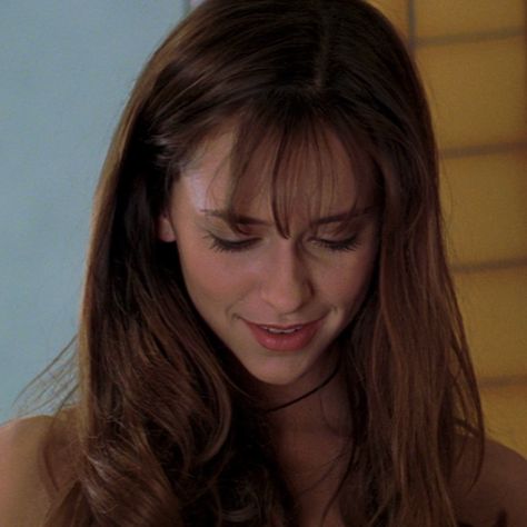 Jennifer Love Hewitt - Julie James Julie James I Know What You Did Last Summer, Jennifer Love Hewitt Short Hair, Jennifer Love Hewitt Hair 90s, 90's Jennifer Love Hewitt, Jennifer Love Hewitt Young, Julie James, Hair Color Shades, Jennifer Love Hewitt, Jennifer Love