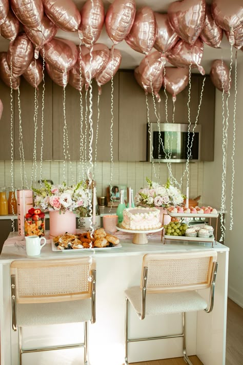 How I Hosted an At-Home Galentine's Brunch - #EniGivenSunday Birthday Brunch At Home Decorations, Brunch Party At Home Ideas, Brunch Ideas Home, Mom Birthday Decoration Ideas At Home, Women’s Birthday Decor, Home Brunch Decor, 21 Birthday Brunch Ideas, Host Brunch At Home, Brunch Party At Home