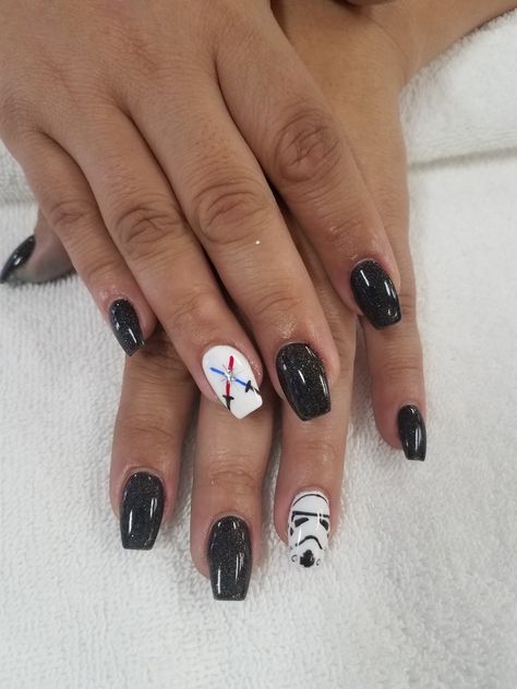 Short Star Wars Nails, Darth Vader Nails Star Wars, Star Wars Wedding Nails, Star Wars Gel Nails, Starwars Nails Easy, Star Wars Nail Art Easy, May The 4th Nails, Star Wars Manicure, Easy Star Wars Nails