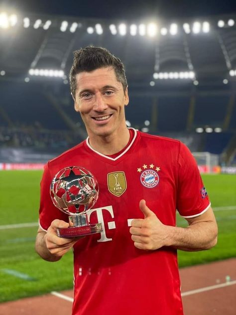 Lewandowski Bayern, Instagram Man, Polished Man, 2022 Fifa World Cup, Man Of The Match, Fc Bayern Munich, Robert Lewandowski, Football Player, Uefa Champions League