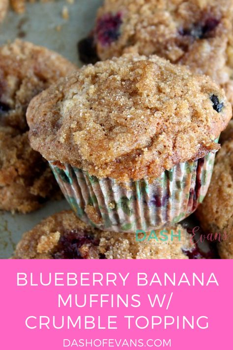 Great for breakfast, snacks and lunchboxes, these Banana Blueberry Muffins are easy to bake up--let the kids help! via @DashOfEvans Banana Crumble Muffins, Blueberry Crumble Muffins, Banana Crumble, Blueberry Streusel Muffins, Crumble Muffins, Easy To Bake, Banana Blueberry Muffins, Kids Help, Muffin Streusel