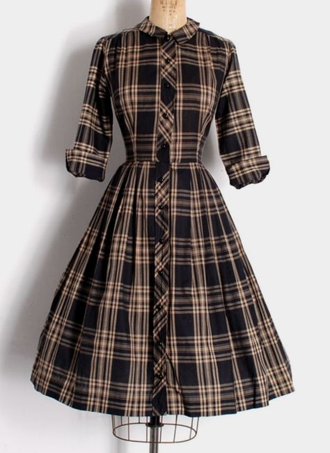 Vintage 1950s plaid cotton shirtdress with full skirt. Classically styled 1950s cotton shirtdress in a black and tan plaid print. Shirtdress style with buttons up the front, small collar, three-quarter length cuffed sleeves, and full skirt. No maker label. Sold at LaPoubelleVintage on Etsy. 1950 Shirtdress, Retro Outfit Ideas, Era Victoria, Tan Plaid, Life Tips, Beauty And Lifestyle, 50s Fashion, 1950s Fashion, Mode Vintage