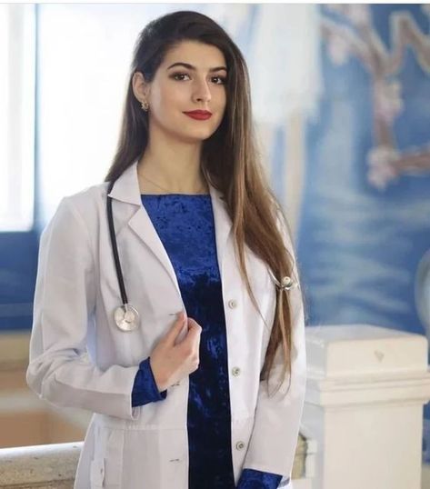 Doctor Pictures Female, Hot Doctors Female, Doctor Dpz, Doctor Dp, Doctor Photoshoot, Doctor Profile, Doctor Images, Medical Photography, Aesthetic Doctor