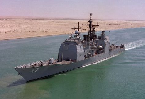 USS TICONDEROGA transits the Suez Canal Navy Carriers, Navy Life, Marine Engineering, Us Navy Ships, Navy Military, Army & Navy, Pearl Harbor, United States Navy, Navy Ships