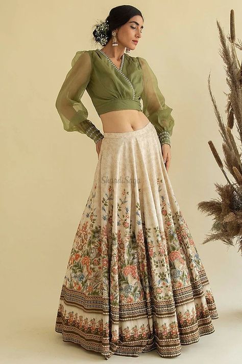 White Printed Lehenga, Lehenga Ideas, Simple Lehenga, Printed Lehenga, Trendy Outfits Indian, Indian Outfits Lehenga, Lehenga Designs Simple, Lehenga Blouse Designs, Traditional Indian Dress