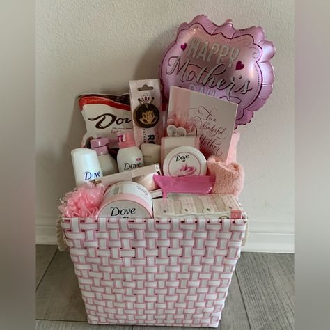 Diy Mother's Day Gift Basket, Mothers Day Baskets, Mother's Day Gift Card, Big Little Gifts, Preschool Gifts, Mothers Day Gifts From Daughter, Diy Mothers Day Gifts, Girly Gifts, Nana Gifts