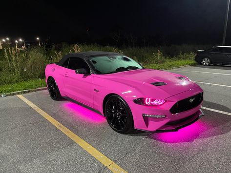 Pink Mustang, Hot Pink Cars, Pink Cars, Pink Car Accessories, Barbie Car, Wallpaper Luxury, Pimped Out Cars, Girly Car, Mustang Convertible