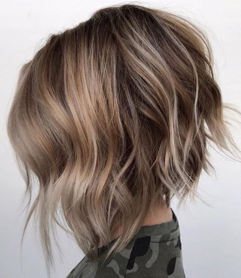 Medium Bob Haircut, Medium Bob Hairstyles, Choppy Bob Hairstyles, Penteado Cabelo Curto, Short Haircut, Short Curly Hair, Short Bob Hairstyles, Short Haircuts, Hairstyles Haircuts