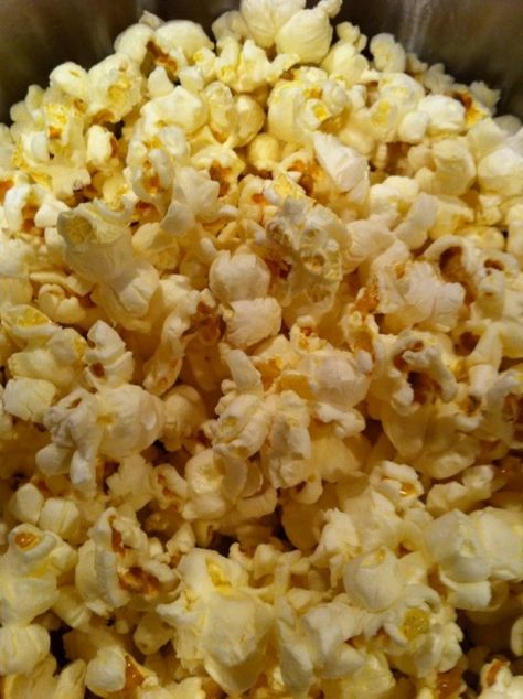 Fresh stove popped popcorn Pop Popcorn On Stove, Stove Popcorn, Popcorn On The Stove, Homemade Stove, Cooking Popcorn, How To Make Popcorn, Soup Appetizers, Diy Spices, Pop Popcorn