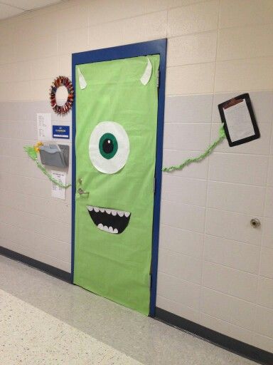 Mike Wazowski Monster's Inc door by Bambi and Beth Hoco Decor, Halloween Doorway, Monster's University, Monsters Inc Doors, Monsters Inc Halloween, Decoration Class, Disney Themed Classroom, Halloween Bulletin Boards, Monster Inc Birthday