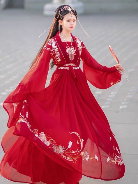 Chinese Dress Modern, Red Chinese Dress, Chinese Princess Dress, Traditional Asian Dress, Asian Style Dress, Ethiopian Traditional Dress, Ancient Dress, Chinese Traditional Dress, Chinese Style Dress