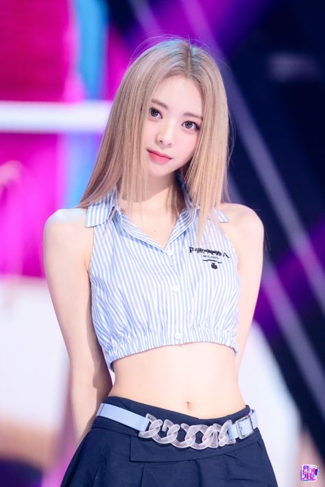 Blonde Asian, Shin Yuna, Itzy Yuna, Yuna Itzy, Korean Beauty, K Idols, Celebrities Female, Korean Girl