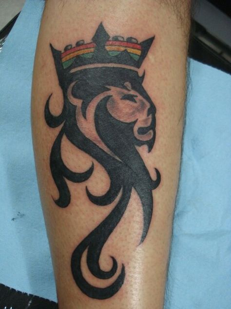 Jamaican Tattoos, Lion With A Crown, Rasta Tattoo, Small Lion Tattoo, Rasta Art, Rasta Lion, Tattoos Pictures, Leo Tattoos, Lion Tattoo Design