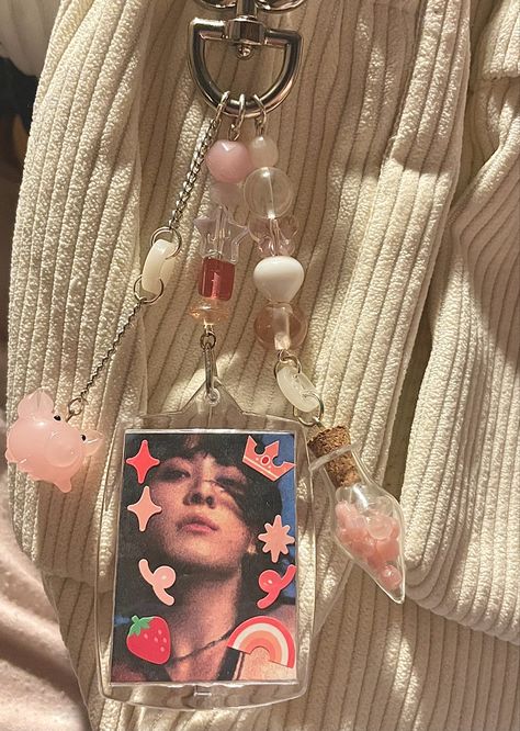 Jungkook Keychain, Deco Keychain, Bts Keychain, Mcu Dr, Kpop Diy, Diy Aesthetic, Army Life, Photo Keychain, Bts Girl