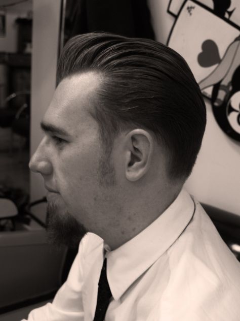 Ducktail Haircut, Greaser Hair, Rockabilly Hair, Vintage Barber, Cool Hairstyles For Men, Men Haircut Styles, Mens Cuts, Trending Haircuts, Rockabilly Fashion