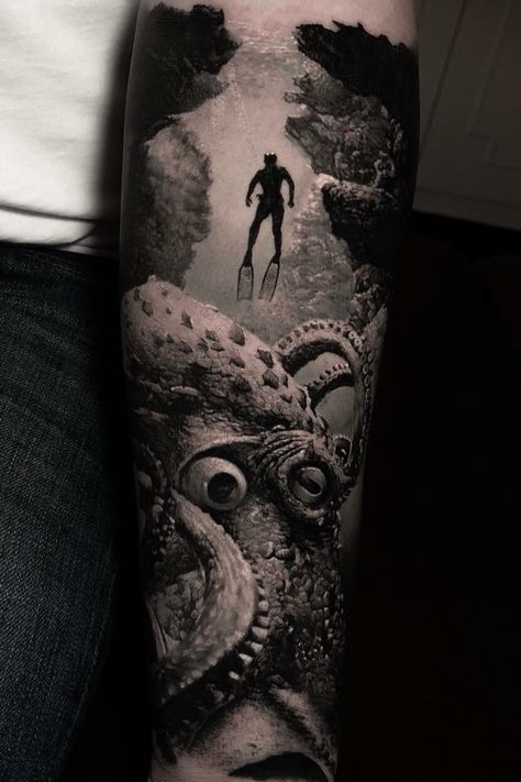 Sea Tattoo Sleeve, Ocean Theme Tattoos, Natur Tattoo Arm, Underwater Tattoo, Ocean Sleeve Tattoos, Diver Tattoo, Nautical Tattoo Sleeve, Ocean Sleeve, Herren Hand Tattoos