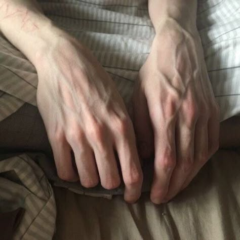 Hand Veins, 남성 근육, Hand Drawing Reference, Hand Reference, Boy Aesthetic, Hand Pictures, Male Hands, Pretty Hands, Body Reference