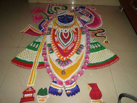 Dwarkadhish Rangoli, Shreenathji Rangoli Design, Shreenathji Rangoli, Diwali Ideas, Tulsi Vivah, Indian Rangoli Designs, Poster Rangoli, Rangoli Colours, Radha Painting