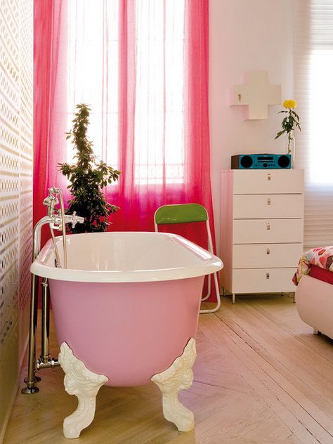 Make Mother's Day Special - Create A Peaceful Atmosphere On Mother Day. Feminine Decor, Mothers Day Weekend, Im A Barbie Girl, Mothers Day Special, Pink Room, Pastel Hues, Barbie World, Clawfoot Bathtub, Bathroom Organization