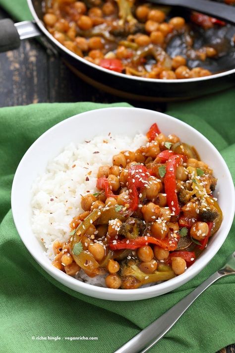 Sweet and Sour Chickpeas Peppers Broccoli - Vegan Richa Sweet And Sour Chickpeas, Vegan Protein Recipes, Vegan Richa, High Protein Vegan Recipes, Ways To Eat Healthy, Nut Free Recipes, Vegan Asian, Vegan Gluten Free Recipes, Easy Weeknight