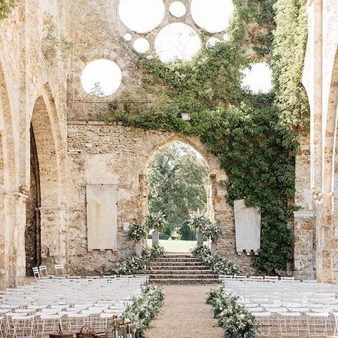 Top French Wedding Venues | Romantic Destination Wedding in France Circular Wedding Ceremony, French Wedding Venues, Provence Wedding, Rustic Romance, Wedding Ceremony Backdrop, Ireland Wedding, Paris Wedding, Romantic Destinations, France Wedding