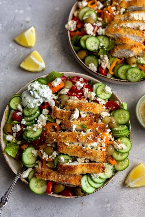 Homemade Red Wine, Loaded Salad, Greek Salads, Salad Greek, Salad Design, Chicken Milanese, Red Wine Vinaigrette, So Satisfying, Salad Bar