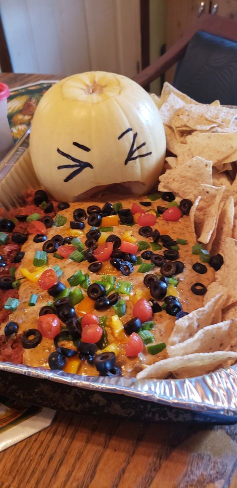 Spooky Queso Dip, Taco Bar For Halloween Party, Halloween Taquitos, Halloween Chips And Salsa, Halloween Nachos Ideas, Spooky Nacho Bar, Taco Bar Halloween Party, Taco Halloween Party, Nacho Bar Halloween Party