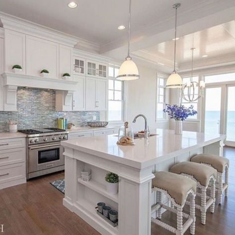 Luxury White Kitchen Design, Luxury White Kitchen, Coastal Kitchen Design, Summer Beach House, Beach Kitchens, Dream Life House, Beach House Kitchens, Dream Beach Houses, Dream Kitchens Design