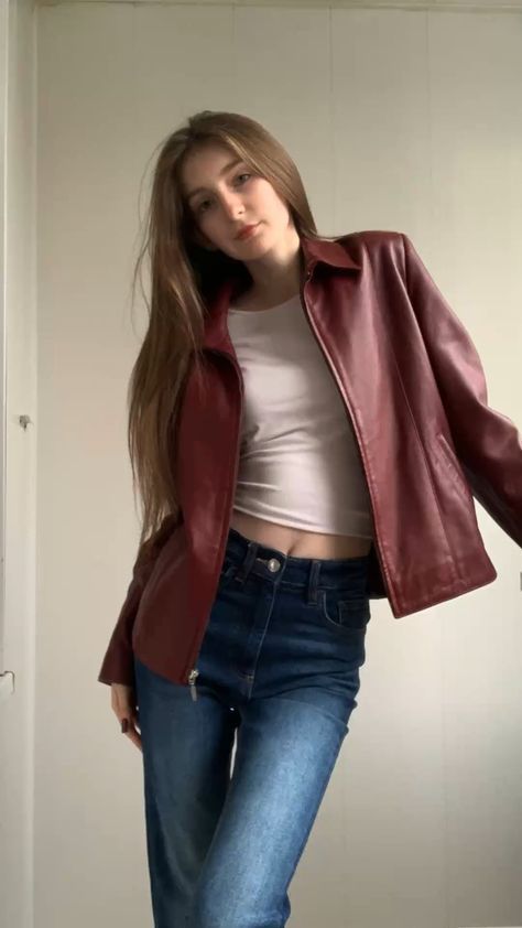 Dark Red Leather Jacket Outfit, Alternative Outfits Indie, Rockstar Girlfriend Outfit 90s, Girlfriends Outfits 90s, Rockstars Girlfriend Outfits, Rockstar Girlfriend Outfit, Red Leather Jacket Outfit, Rockstar Girl, Winter Inspo Outfits