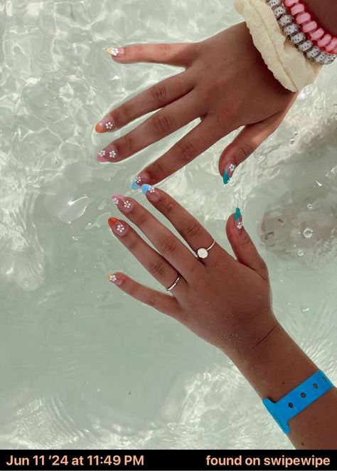 Acrylic Nail Designs For The Beach, Nails Acrylic Florida, Cruise Nails Gel, Nails Florida Vacation, Bahama Vacation Nails, Summer Nail Inspo Starfish, Gel Nail Designs Beach Vacation, Nail Ideas Acrylic Colorful, Spring Break Vacation Nails