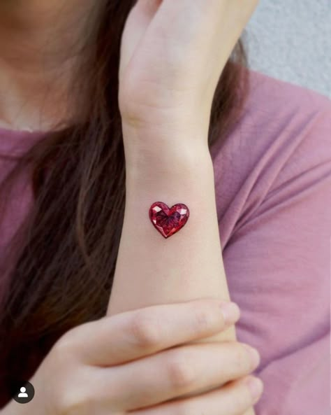 Garnet Tattoo, Ruby Tattoo, Diamond Tattoo, Gem Tattoo, Crystal Tattoo, Diamond Tattoos, Tatuaje A Color, Bad Tattoos, Astuces Diy