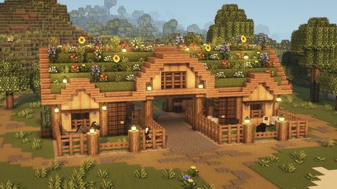 Farm Inspo Minecraft, Aesthetic Animal Farm Minecraft, Barn Build Minecraft, Minecraft Farm Cottage, Minecraft Support Beams, Cute Minecraft Base Ideas, Mc Animal Farm Ideas, Minecraft Houses Aesthetic Cottage, Mc Barn Ideas