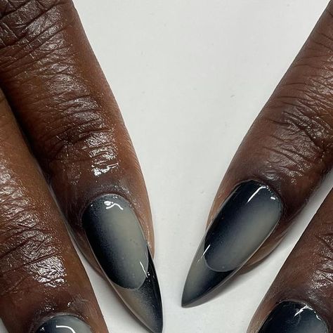 IG: fanessdetroit  Vertical Ombre Illusion French Tip Reverse Ombre French Nails, Two Tone French Tip Nails, Vertical Ombre Nails, Reverse French Tip, Ombre French Nails, Ombre French Tips, Reverse Ombre, Black French Tips, White French Tip