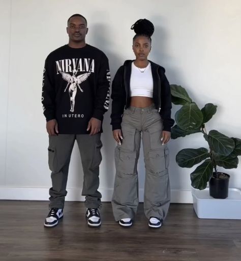 Cargo Pants Couple Outfit, Matching Cargo Pants Outfit Couple, Couple Casual Outfits Matching, Color Cordinate Outfit Couple Ideas, Black Couples Outfits Coordinating, Coordinating Outfits For Friends, Matching Couple Outfits Streetwear, Matching Winter Outfits For Couples, Coordinated Outfits For Couples