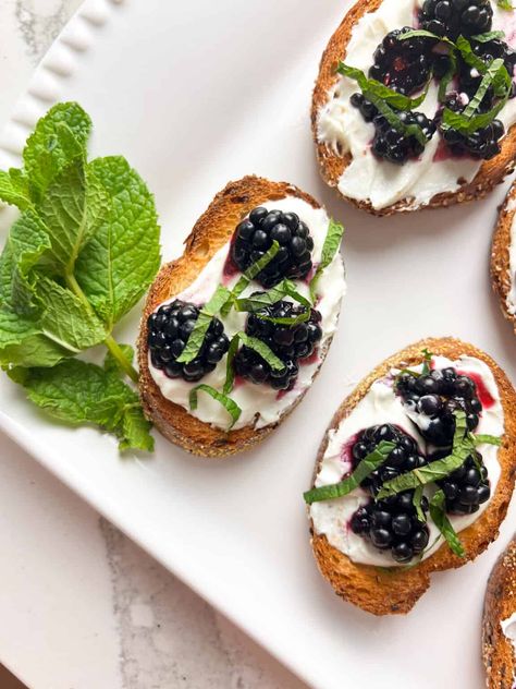 Whipped Goat Cheese & Blackberry Crostini - Aleka's Get-Together Blackberry Crostini, Blueberry Crostini, Cheese Crostini, Goat Cheese Dip, Christmas Cookie Swap, Goat Cheese Crostini, Whipped Goat Cheese, Cashew Cheese, Cookie Swap