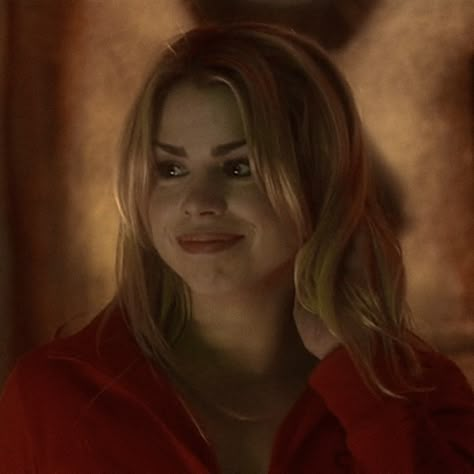 Dr Who Rose, Doctor Who Rose Tyler, Rose Taylor, Doctor Who Rose, Doctor Who Poster, Doctor Who Companion, Rose And The Doctor, Aesthetic Doctor, Billie Piper